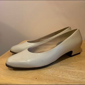 Easy Spirit Caldise Leather Low Heel Dress Shoe